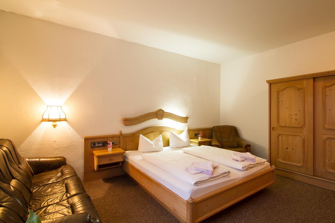 Hotel Groebern Am See Grobern Esterno foto